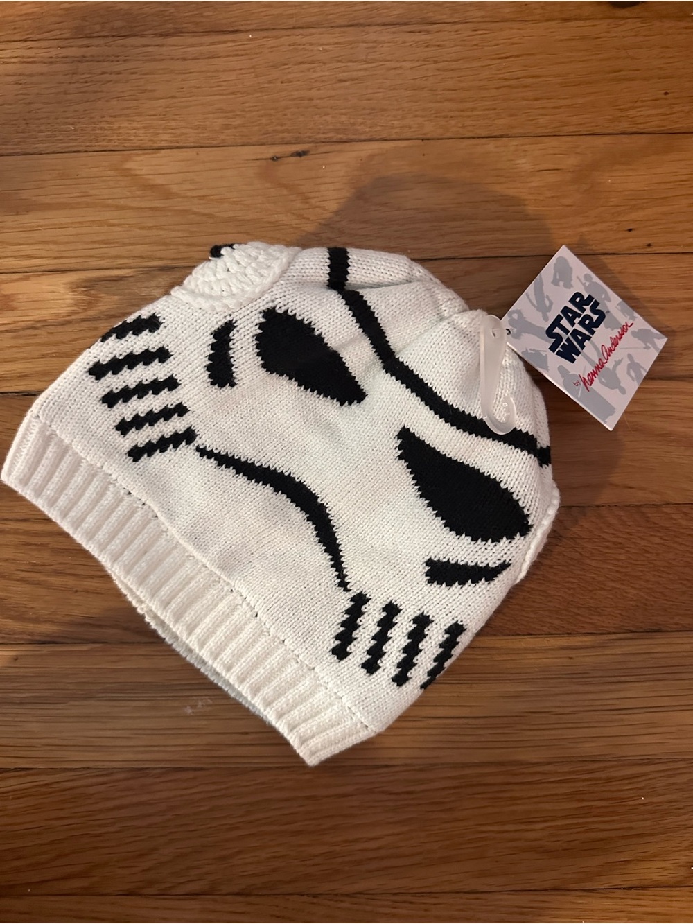 NWT Hanna Andersson Star Wars Kids White & Black Stormtrooper Beanie